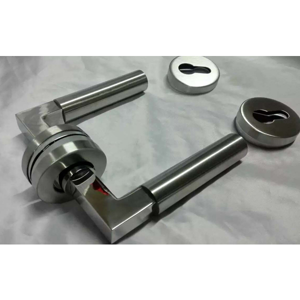 Polish finish stainless steel solid level door handle